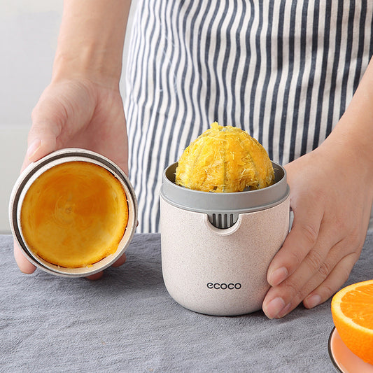 Portable Manual Fruit Juicer: Kitchen Accessory for Lemons, Oranges, and More